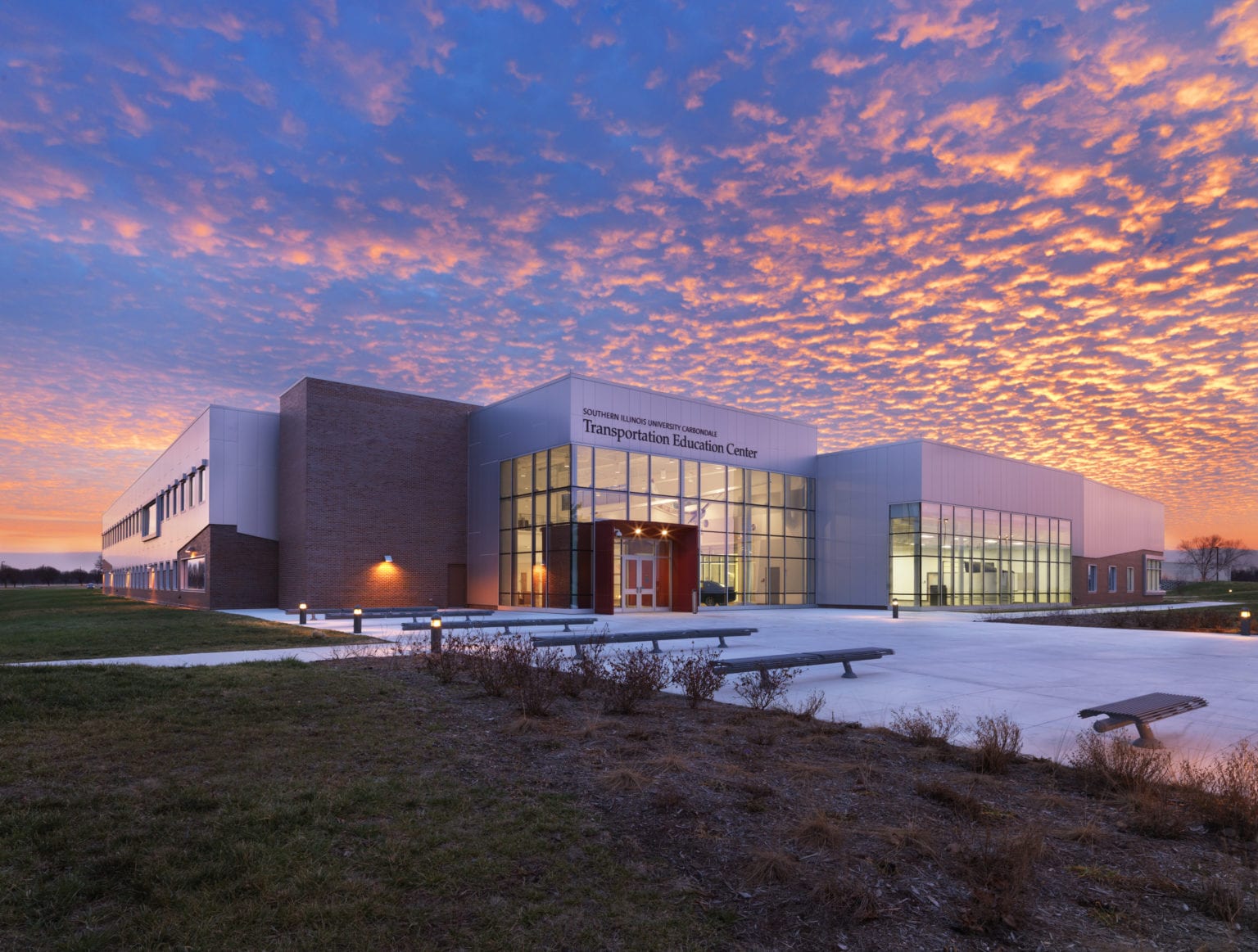 southern-illinois-university-transportation-education-center-river-city-construction